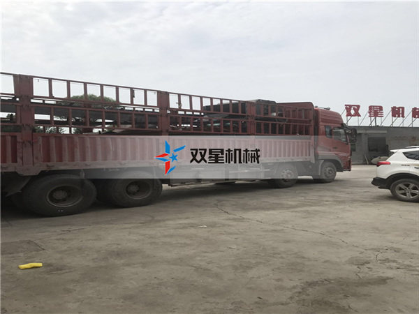 鐵皮粉碎機(jī)設(shè)備現(xiàn)場發(fā)貨