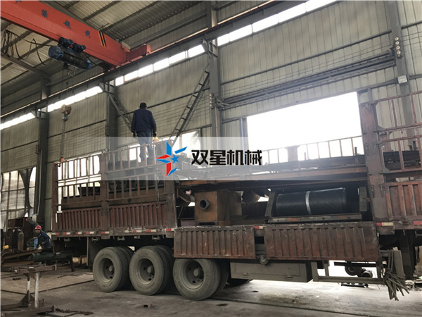 廢<a href='http://huashiji.cn/' target='_blank'><span>金屬粉碎機(jī)</span></a>設(shè)備現(xiàn)場(chǎng)發(fā)貨