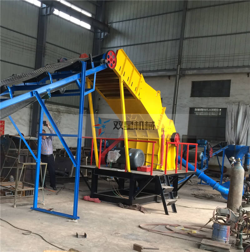 皓星<a href='http://huashiji.cn/1/54.html' target='_blank'><span>廢鋁粉碎機(jī)</span></a>生產(chǎn)線安裝現(xiàn)場(chǎng)