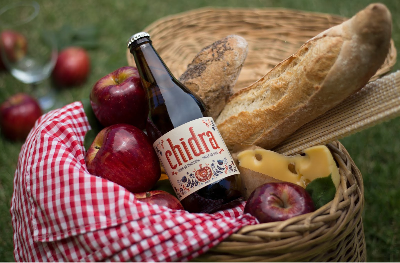 西安蘋果酒包裝設(shè)計(圖4) 西安蘋果酒包裝設(shè)計(圖4)