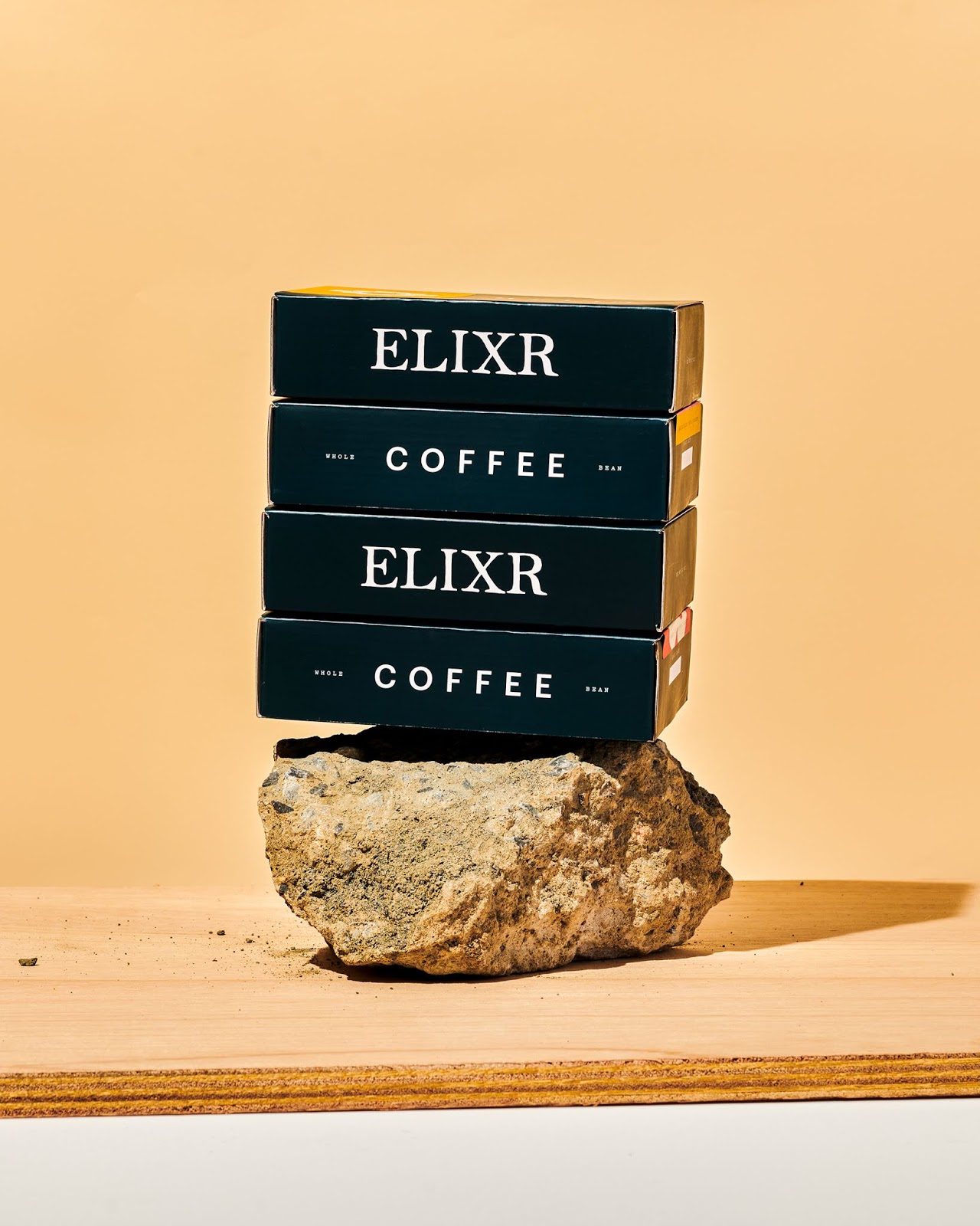 包裝盒設(shè)計(jì)像個(gè)寶石盒(圖4)