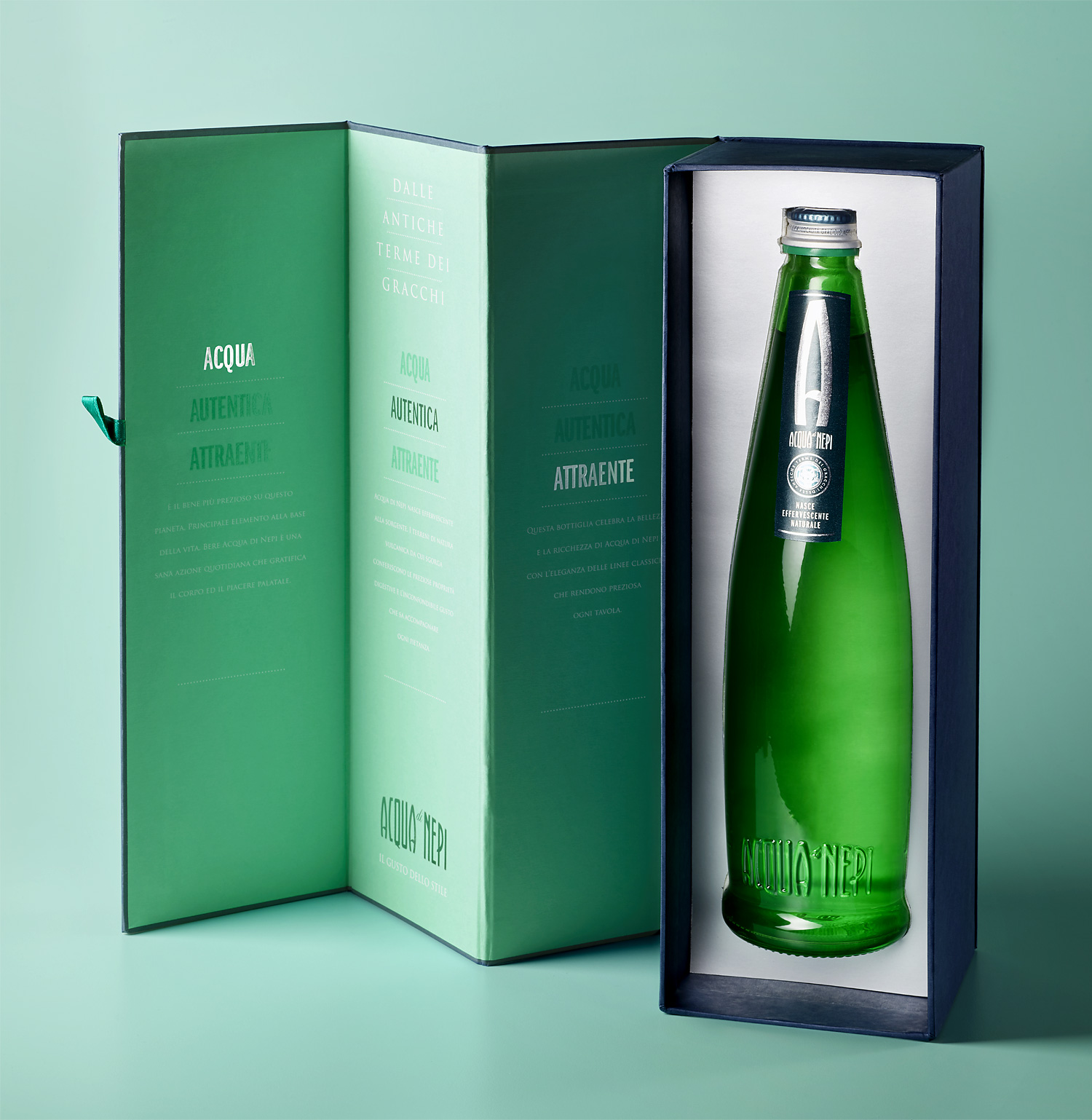 高端礦泉水包裝設計用字母做核心符號(圖6) 高端礦泉水包裝設計用字母做核心符號(圖6)