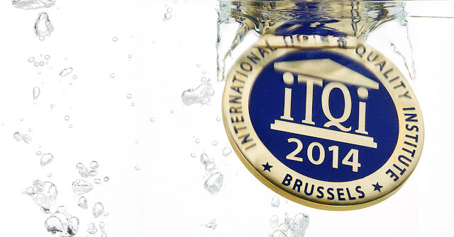 瓶裝飲用水包裝設(shè)計(jì)(圖12) 瓶裝飲用水包裝設(shè)計(jì)(圖12)