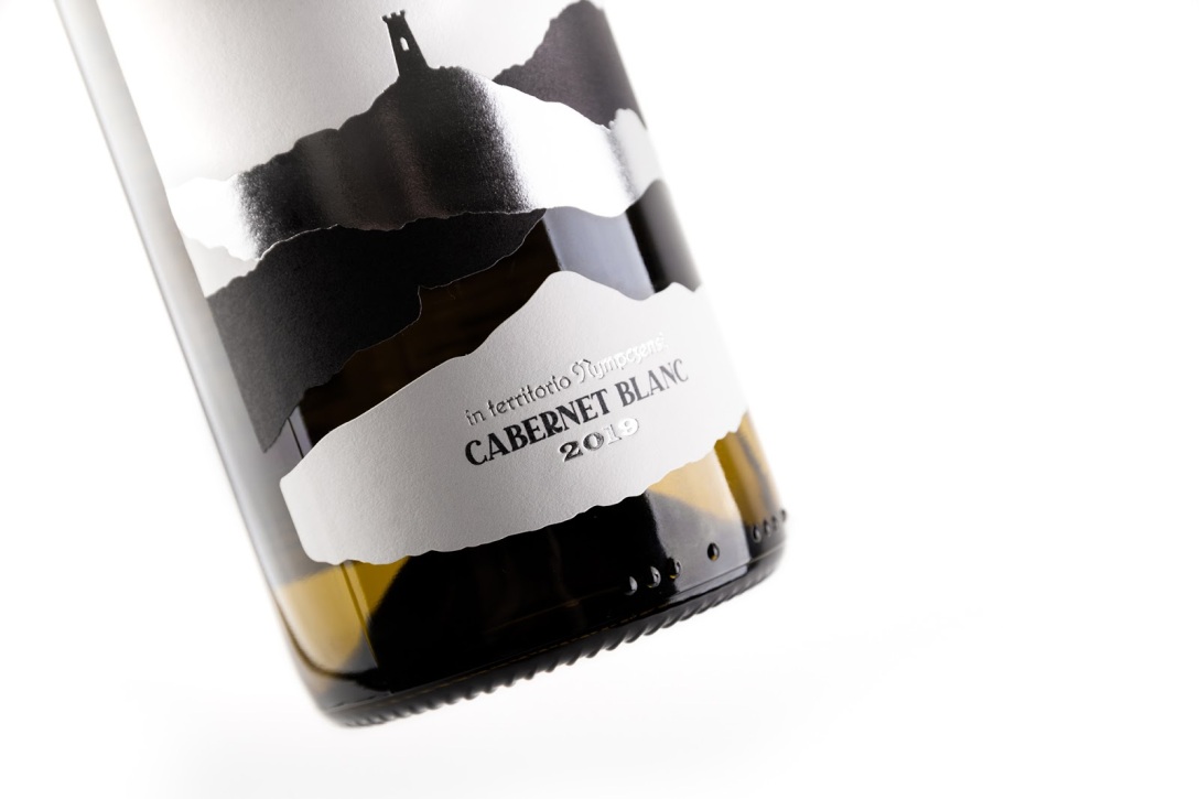 波蘭獲獎(jiǎng)葡萄酒獨(dú)特包裝設(shè)計(jì)欣賞(圖4)