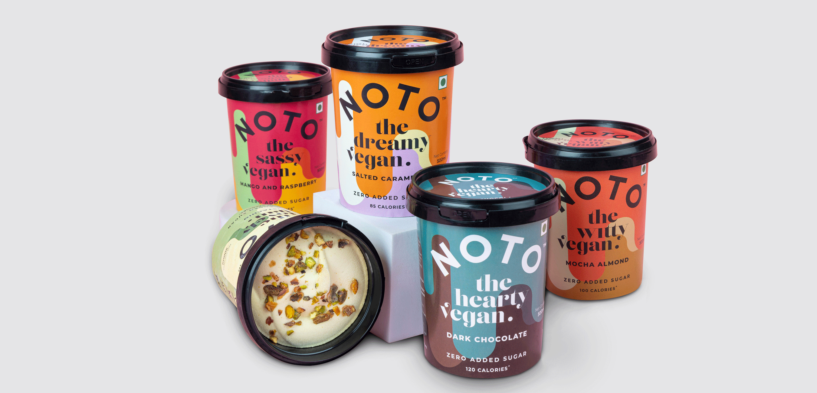 NOTO素食冰淇淋包裝設計采用大膽、明亮的色調吸人眼球(圖1)