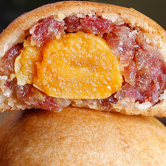 虹山如愿 火腿蛋黃滇式月餅 100g*10袋包裝禮盒產(chǎn)品包裝創(chuàng)意設(shè)計(jì)欣賞(圖3)