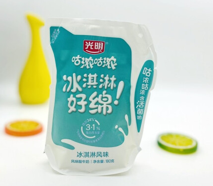 冰淇淋風(fēng)味酸奶包裝袋設(shè)計作品欣賞(圖1) 冰淇淋風(fēng)味酸奶包裝袋設(shè)計作品欣賞(圖1)