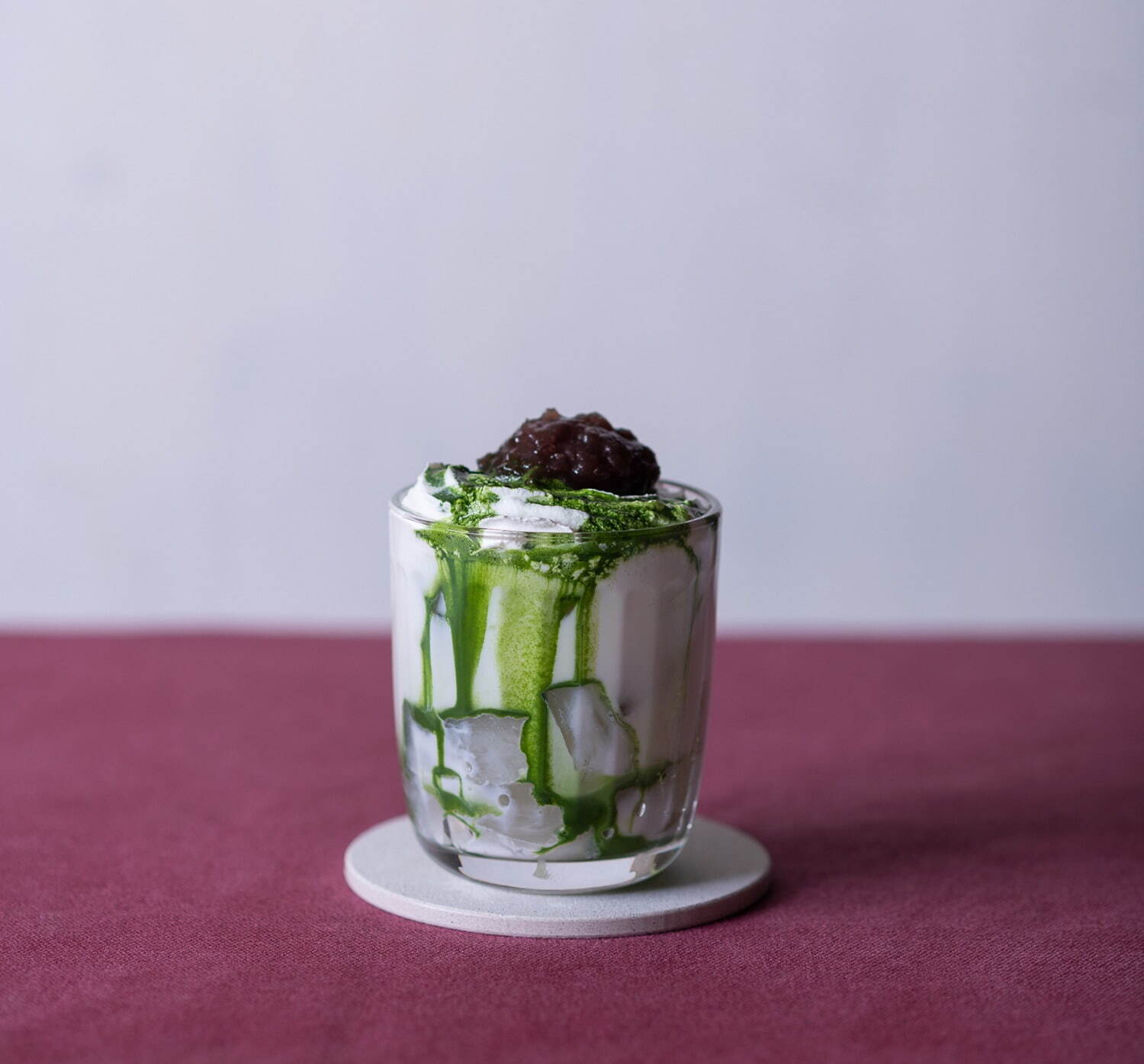 由老字號(hào)茶葉批發(fā)商“山正小山園”經(jīng)營(yíng)的高級(jí)抹茶咖啡館(圖1)