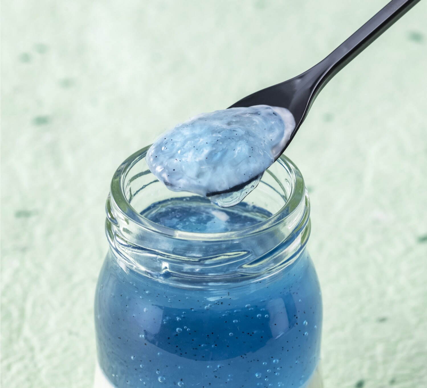 帶有閃閃發(fā)光的藍色果凍(圖2)