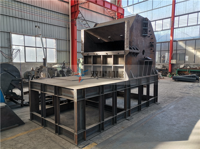 廢鋁粉碎機(jī)生產(chǎn)現(xiàn)場