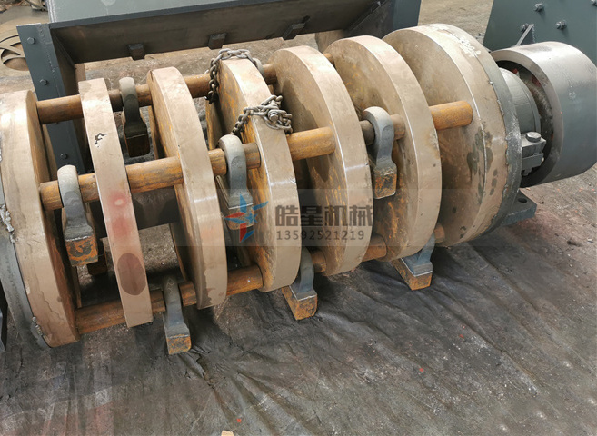 金屬破碎機(jī)<a href='http://huashiji.cn/case/501.html' target='_blank'><span>錘頭</span></a>