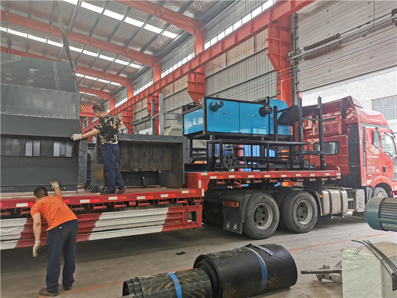 <a href='http://huashiji.cn/' target='_blank'><span>金屬粉碎機</span></a>廠家1600型設(shè)備發(fā)貨