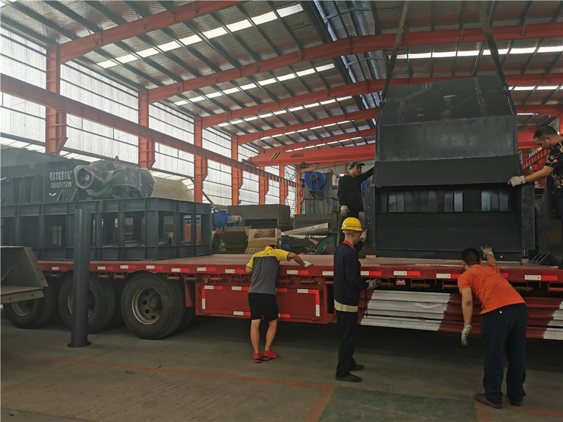 <a href='http://huashiji.cn/1/55.html' target='_blank'><span>斷橋鋁粉碎機</span></a>設(shè)備發(fā)貨