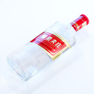 創(chuàng)意酒包裝設(shè)計(jì)五糧液綿柔尖莊光瓶濃香型白酒產(chǎn)品包裝設(shè)計(jì)欣賞(圖6) 創(chuàng)意酒包裝設(shè)計(jì)五糧液綿柔尖莊光瓶濃香型白酒產(chǎn)品包裝設(shè)計(jì)欣賞(圖6)