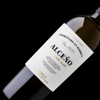 創(chuàng)意酒包裝設(shè)計(jì)奧仙奴長(zhǎng)相思干型白葡萄酒年產(chǎn)品包裝設(shè)計(jì)欣賞(圖8) 創(chuàng)意酒包裝設(shè)計(jì)奧仙奴長(zhǎng)相思干型白葡萄酒年產(chǎn)品包裝設(shè)計(jì)欣賞(圖8)