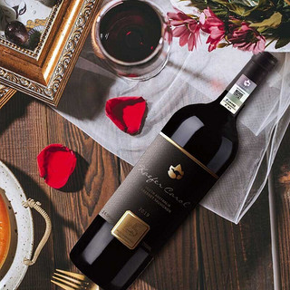 創(chuàng)意酒包裝設(shè)計(jì)凱富卡洛爾黑金干紅葡萄酒瓶產(chǎn)品包裝設(shè)計(jì)欣賞(圖6) 創(chuàng)意酒包裝設(shè)計(jì)凱富卡洛爾黑金干紅葡萄酒瓶產(chǎn)品包裝設(shè)計(jì)欣賞(圖6)