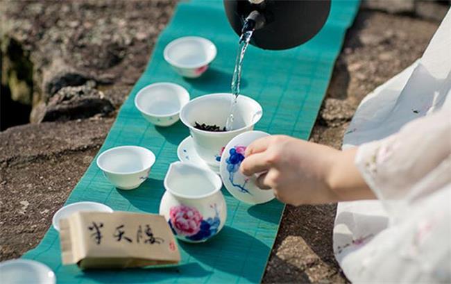 嶺上人 嶺上人品牌logo與食品包裝設(shè)計欣賞(圖2)